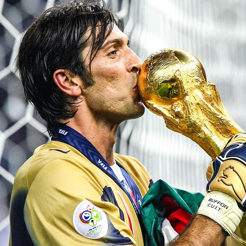 Gianluigi Buffon giải nghệ